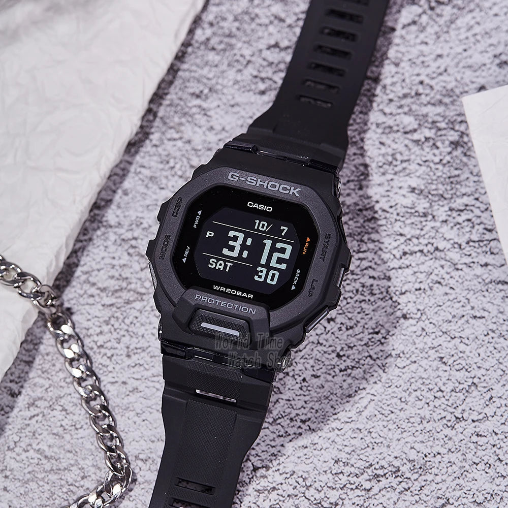 Casio G-SHOCK Homme : Montre Connectée Bluetooth, Écran Carré, Design Sportif (DS)